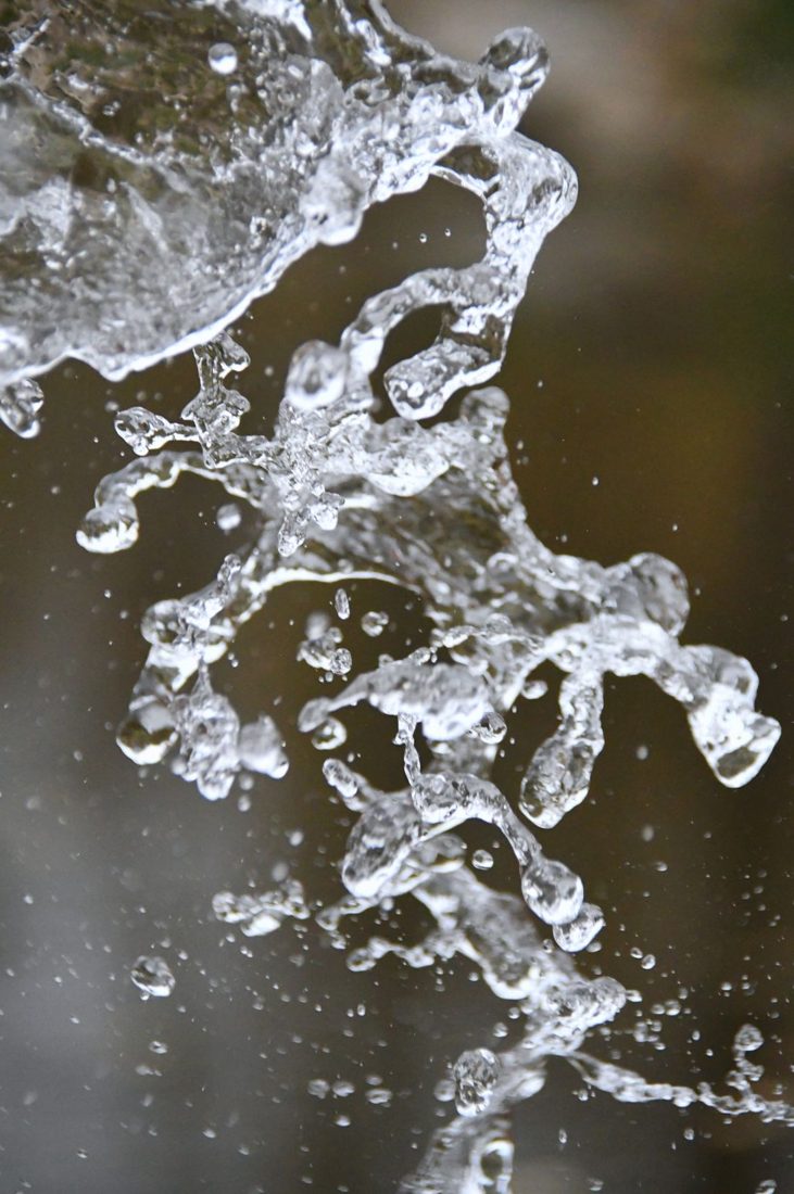 A detailed photograph of splashing water.